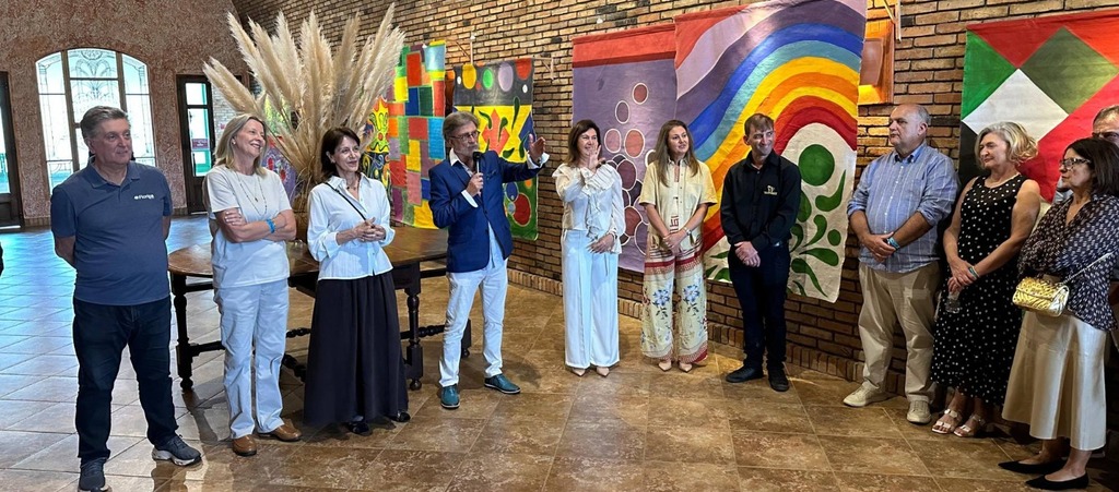 Tradição de Corpus Christi inspira nova exposição na Villa Francioni