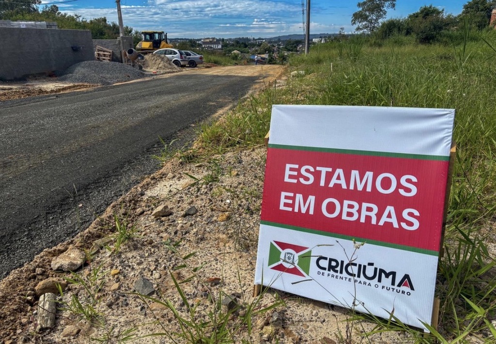 Prefeitura de Criciúma inicia obra de pavimentação da Rua Luiz Dal Toé, no bairro Santo Antônio