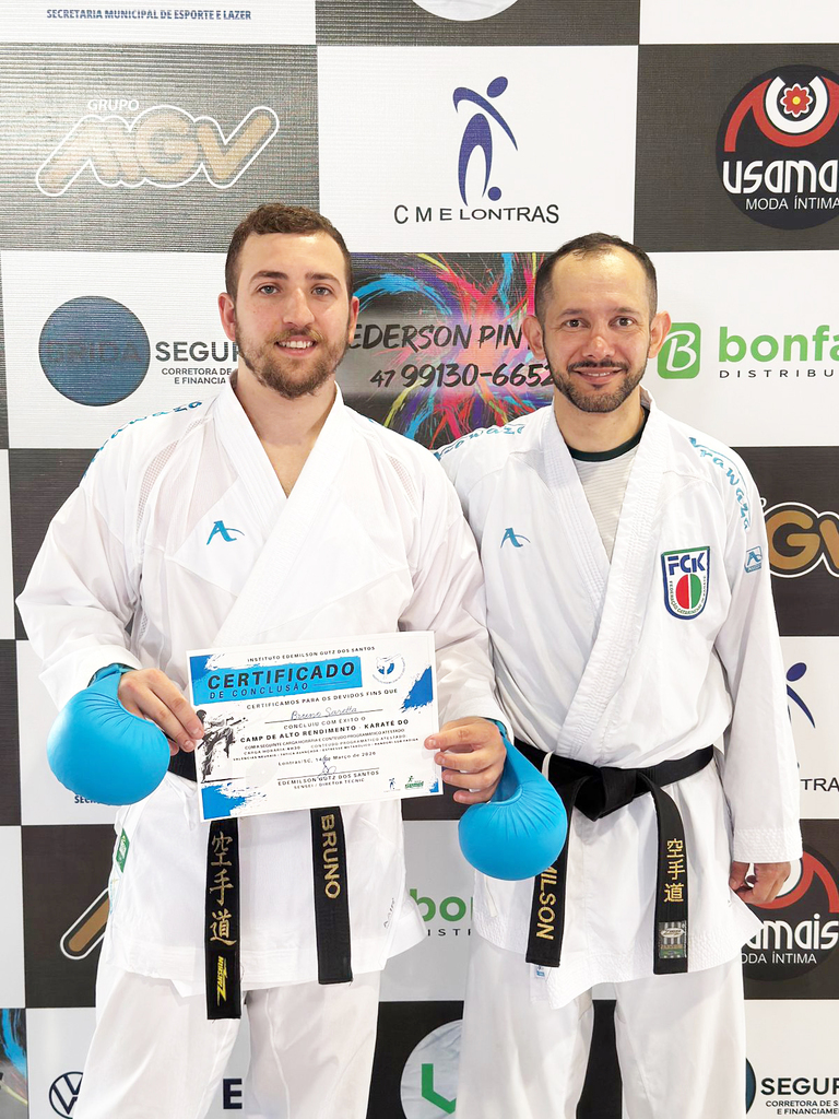 Sensei Bruno Saretta e Atletas fazem curso de Kumitê em Lontras/SC