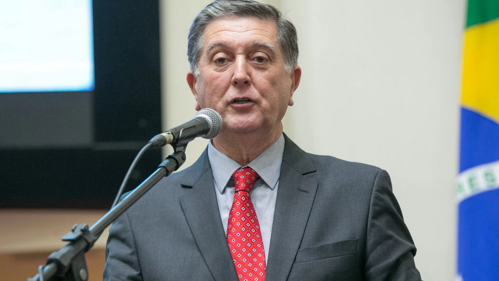 Prefeito de Florianópolis deixa PSD e expõe crise interna em carta pública