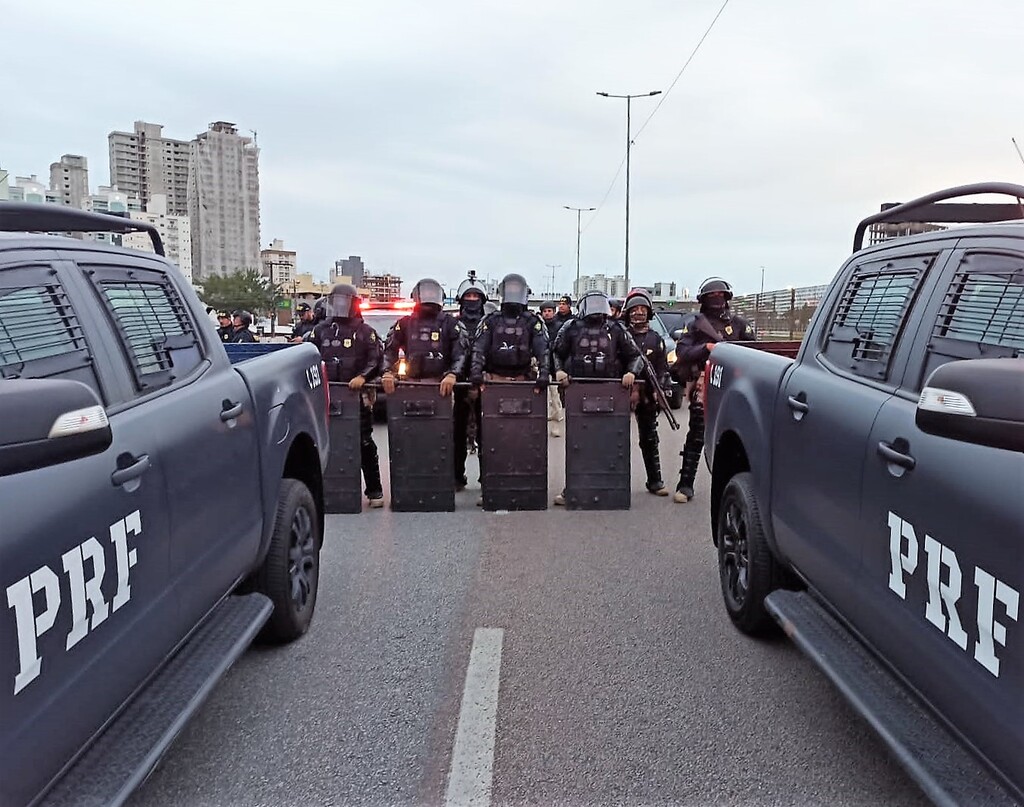 PRF alerta que justiça proíbe bloqueio de rodovias e acessos a portos no Litoral Norte