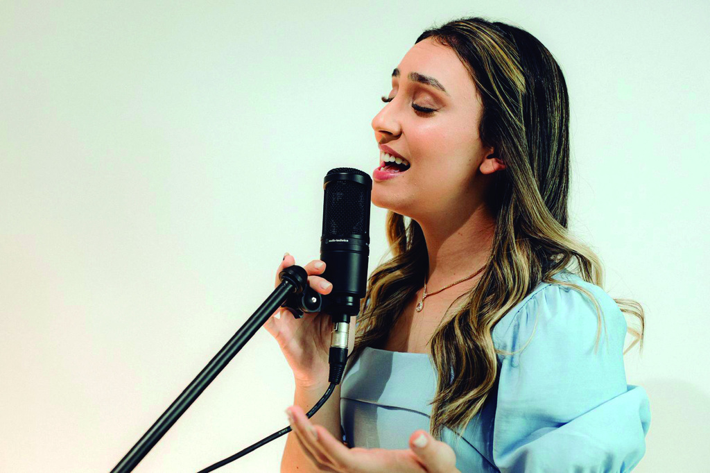 Otaciliense realiza sonho de gravar seu primeiro louvor