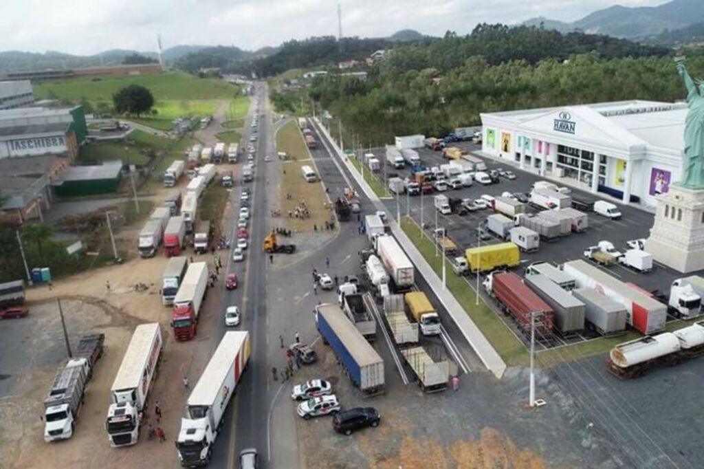 Greve dos caminhoneiros ainda não começou e segue indefinida; veja o cenário atual
