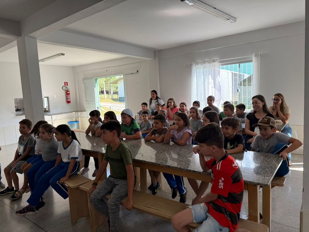 Dia B leva orientação e prevenção contra a cárie a alunos do interior de Otacílio Costa