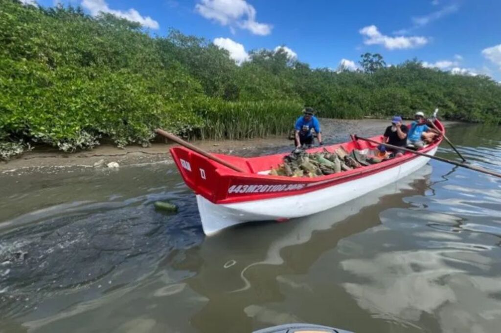 Mutirão de limpeza Rio Camboriú mobiliza voluntários neste domingo