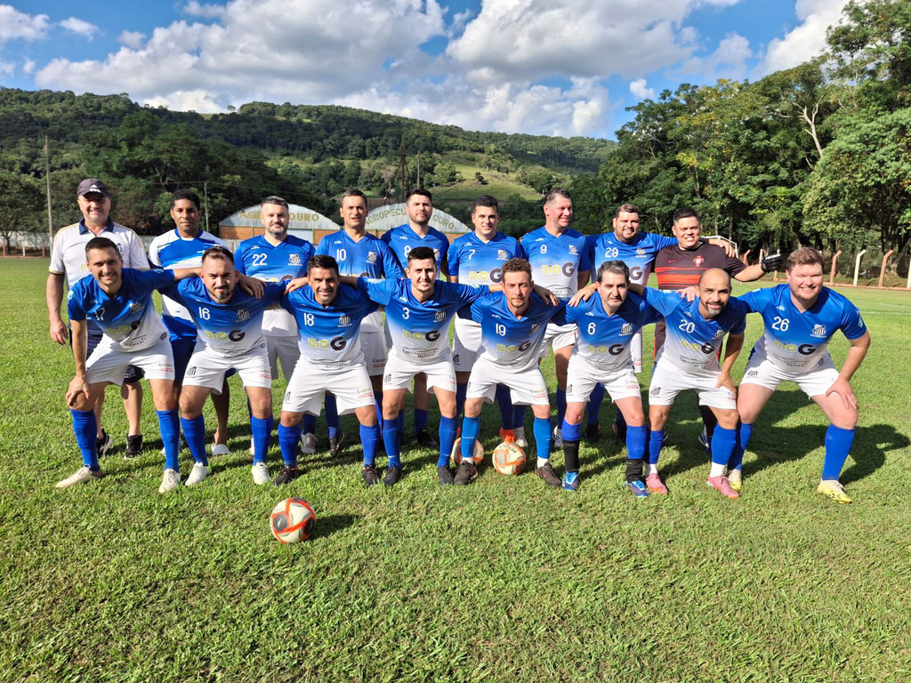 Master Capinzal joga bem e vence Master de Frei Rogério