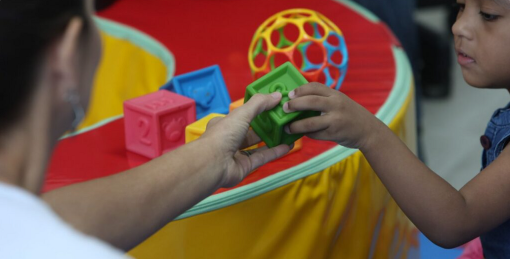 Joinville abre inscrições para Escola de Pais voltada a autismo e deficiência intelectual