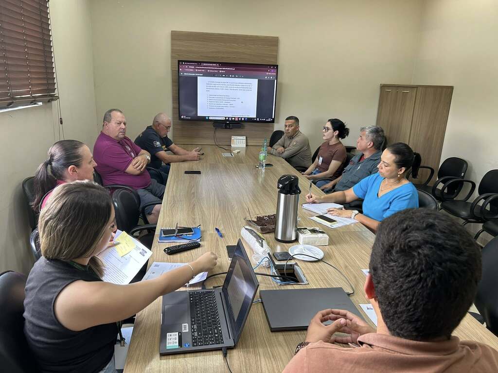 O Conselho Municipal do Idoso (CMI) de Três Barras realiza reunião focada na reestruturação administrativa e na ampliação da rede de proteção e cuidado à pessoa idosa