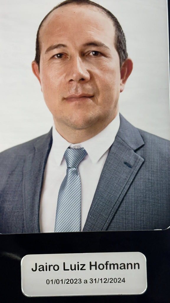 Secretário de Infraestrutura de Capinzal solicita e senador Esperidião Amin viabiliza recurso para retroescavadeira de pneus