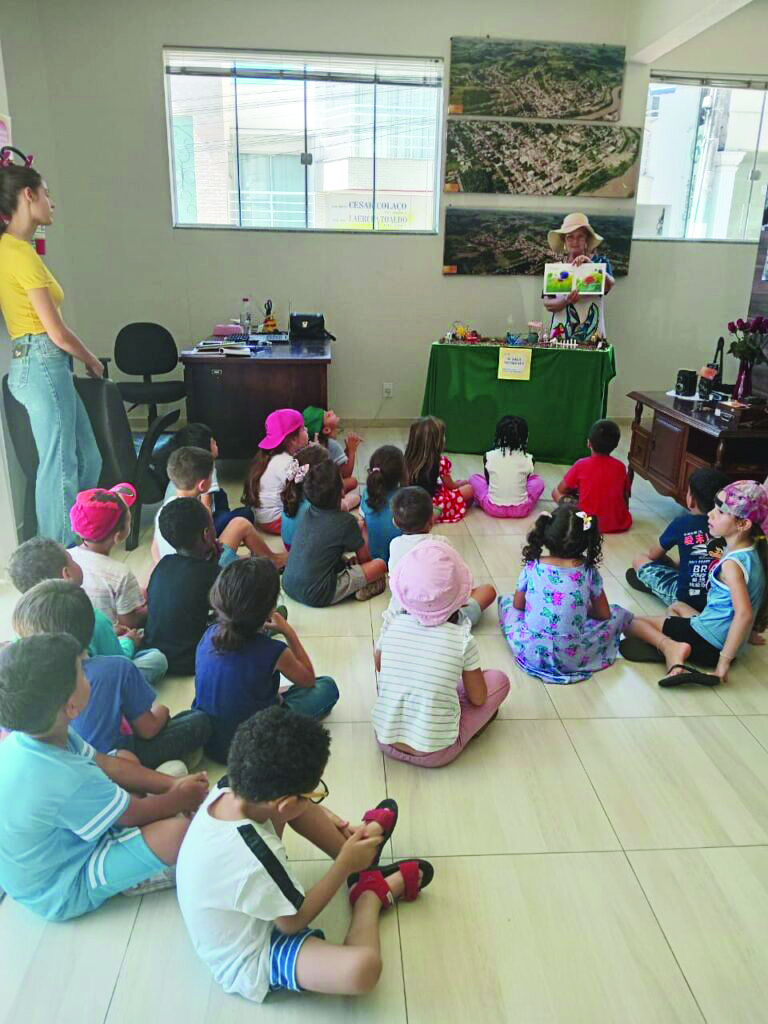 Estudantes do CMEI Pinguinho de Gente vivenciam aprendizado cultural no Museu Histórico.