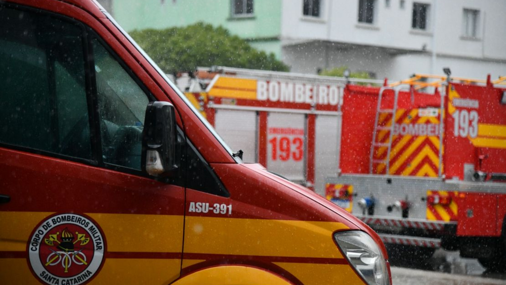 Dia de atendimentos mobiliza bombeiros em Imbituba, com criança ferida, captura de jararaca e alerta de gás