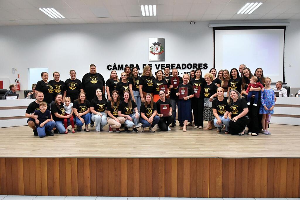 Câmara de São Miguel do Oeste homenageia os 70 anos da Escola José Veronese