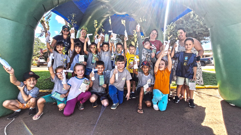 Consórcio Machadinho realiza ação de distribuição de mudas e educação ambiental em Barracão/RS