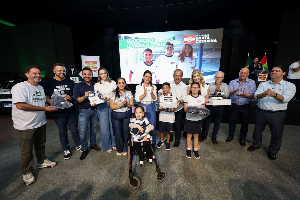 Governo de SC autoriza reforma de escola cívico-militar em Lages e anuncia mais de R$ 190 milhões em Educação e Defesa Civil da região