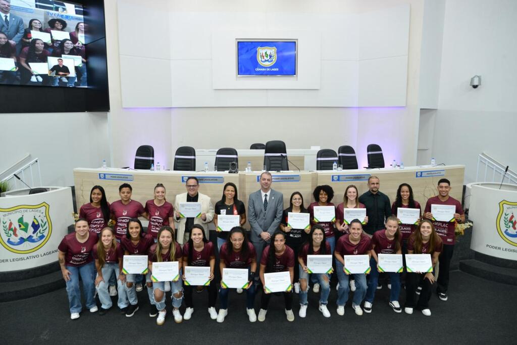 Sessão Solene celebra conquista do time na Liga Feminina de Futsal 2025