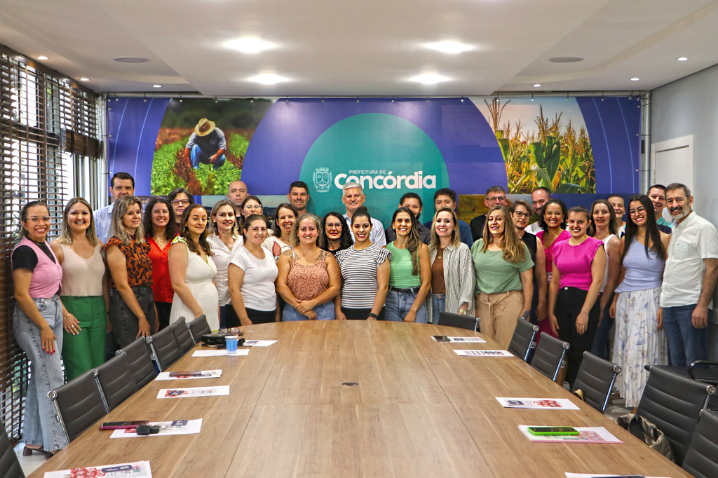 CONCÓRDIA: PREFEITURA EMPOSSA 21 NOVOS SERVIDORES PÚBLICOS