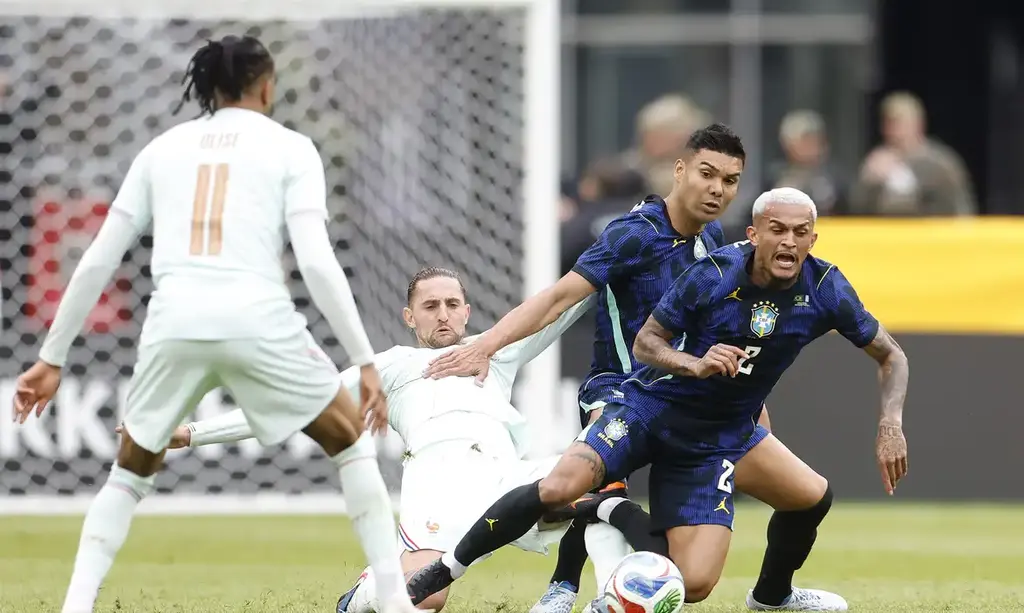 Brasil joga mal e perde de 2 a 1 para a França nos EUA
