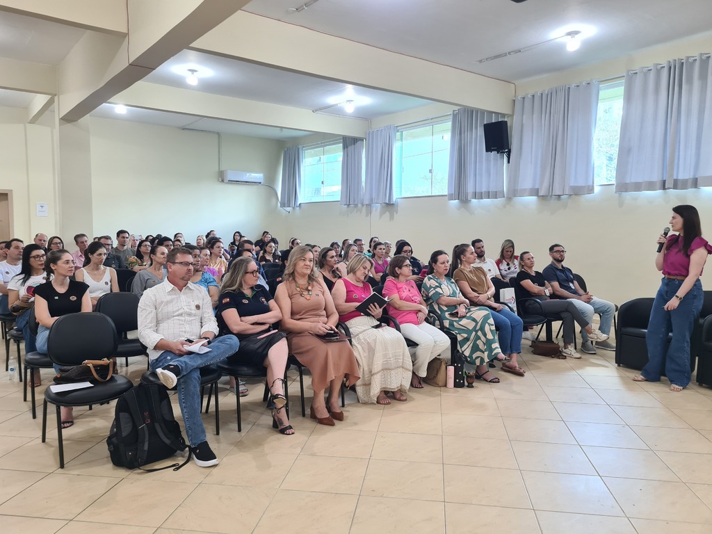 Coordenadoria Regional de Educação lança programa 'Catarinas por Elas'