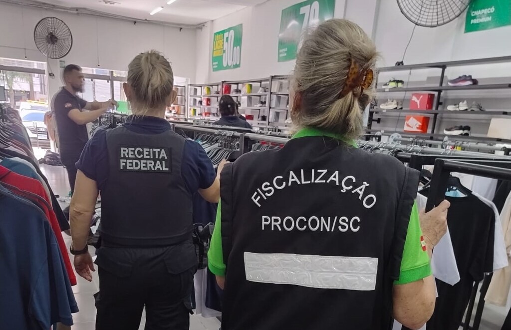 Operação em Chapecó apreende R$ 1,2 milhão em mercadorias falsificadas