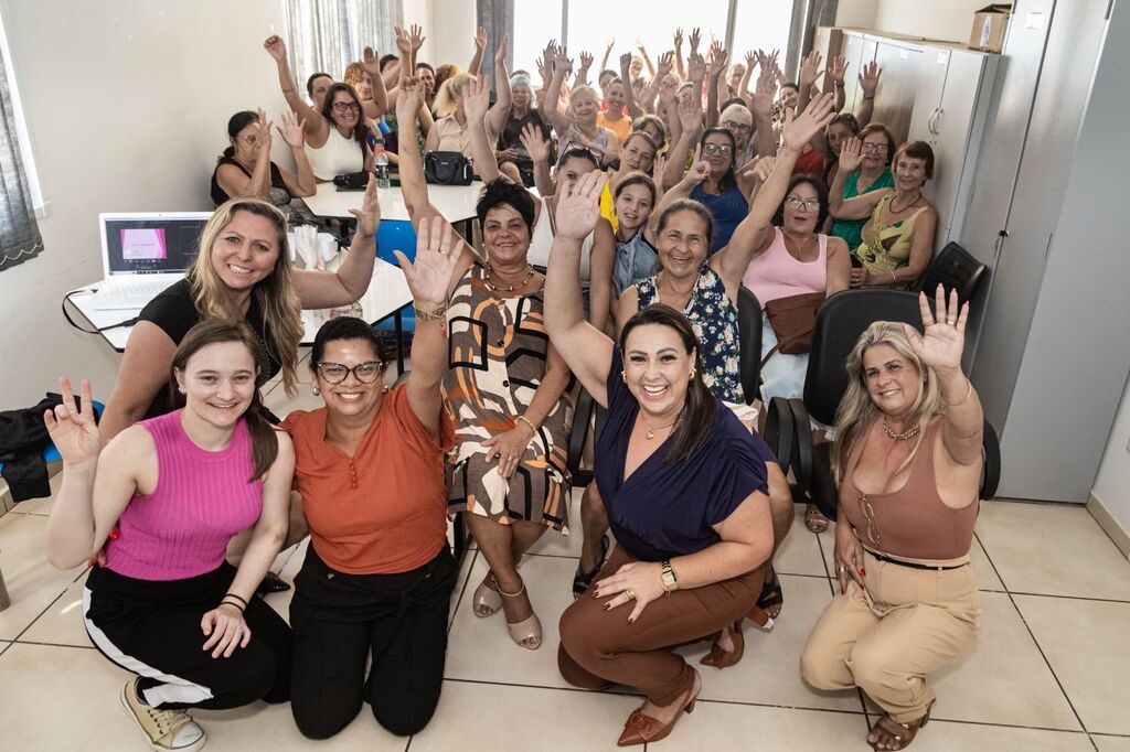 SECRETARIA DE ASSISTÊNCIA SOCIAL DE PASSO DE TORRES PROMOVE ENCONTRO SOBRE AUTOESTIMA E FORTALECIMENTO FEMININO