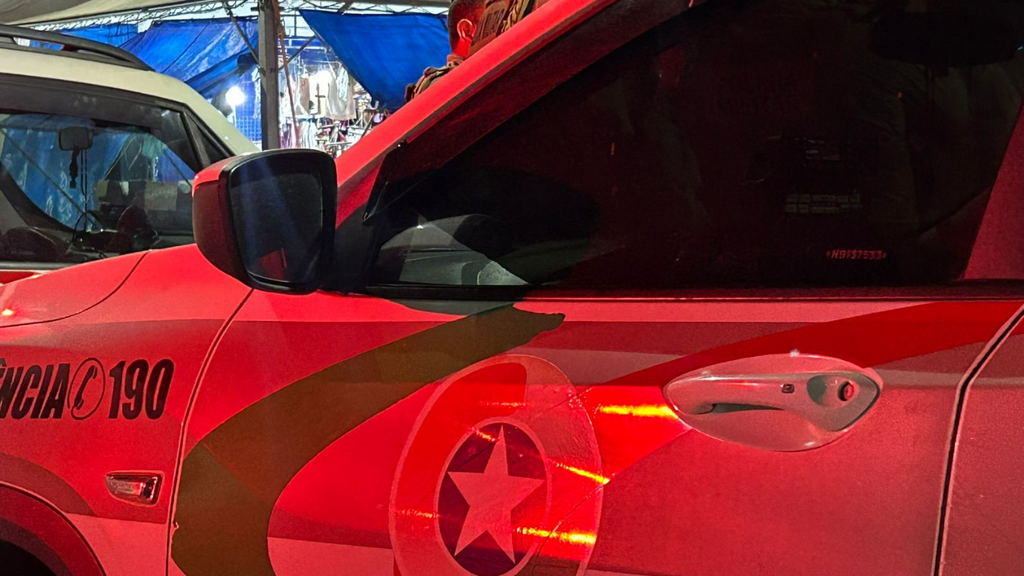 Homem em surto é contido por moradores e recapturado após fuga do presídio em Imbituba