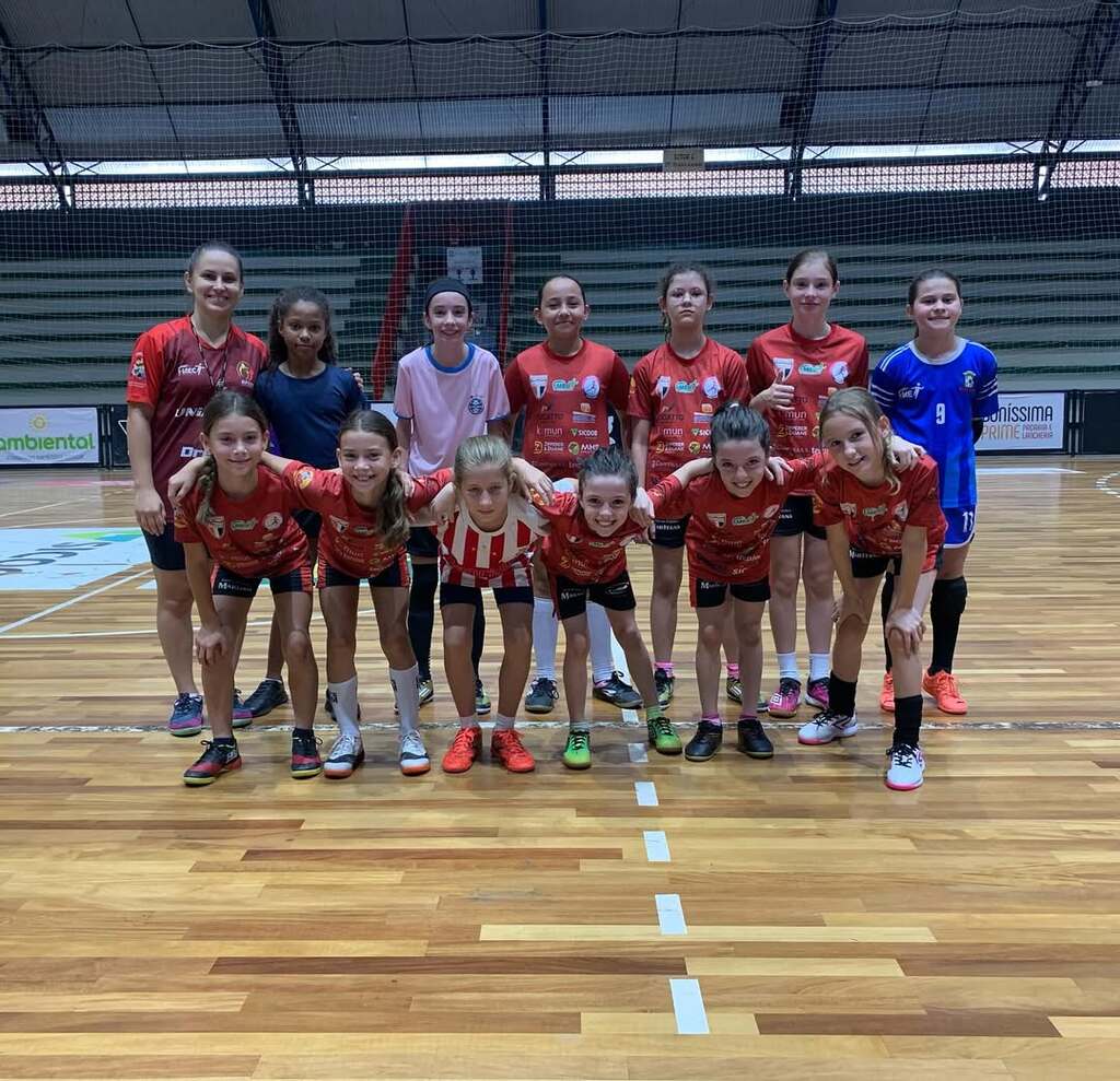 Apeff Pinhalense participa pela primeira vez da Liga Catarinense de Futsal Sub-10 Feminino