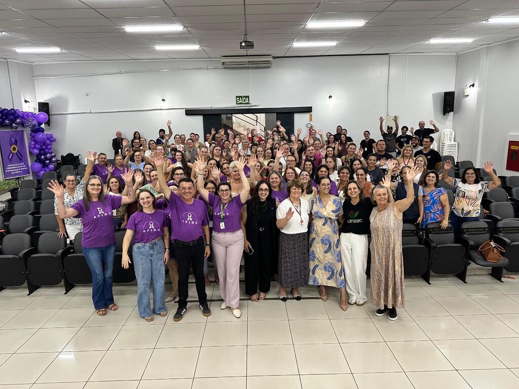 Seminário sobre fibromialgia reúne pacientes e especialistas em Ituporanga e fortalece luta por direitos na região