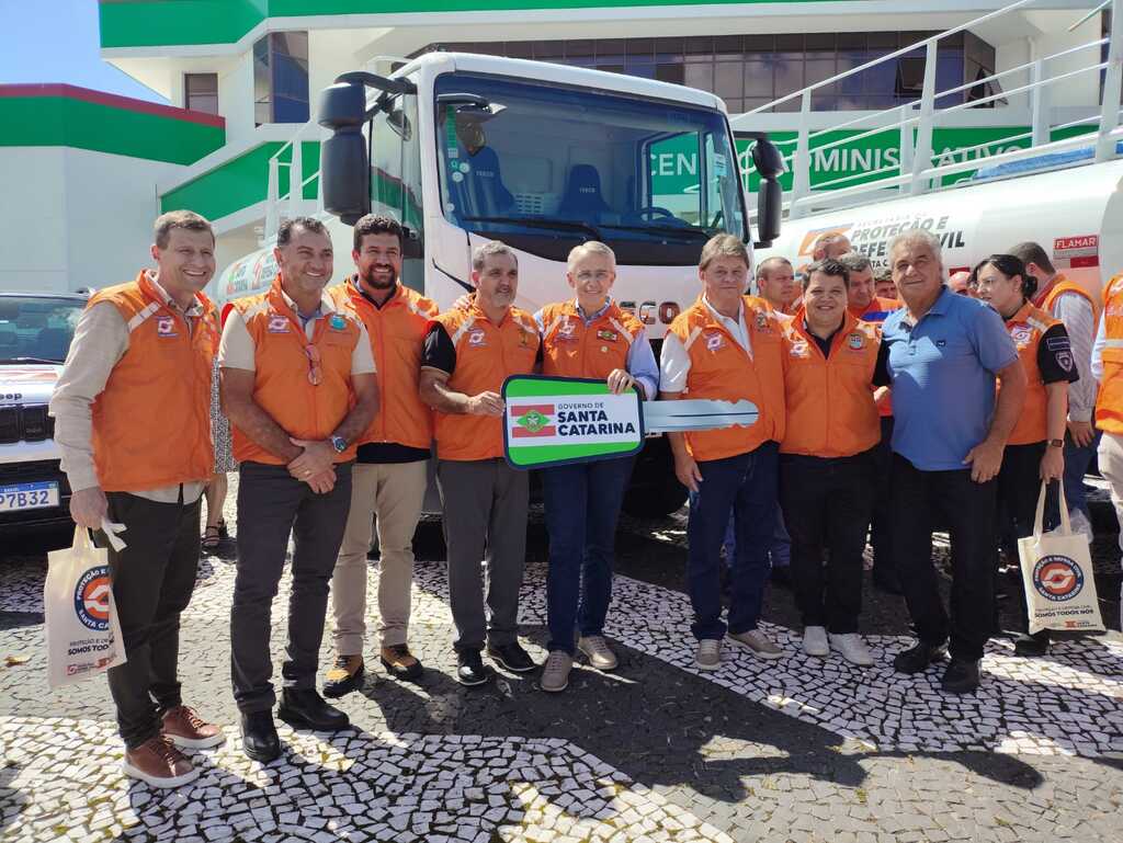 PRAIA GRANDE RECEBE VEÍCULO 4X4 E KIT DE EQUIPAMENTOS PARA REFORÇAR A DEFESA CIVIL