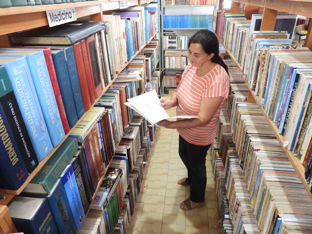 Ivone de Fátima Goetten dedica 35 anos à Biblioteca Pública de Otacílio Costa