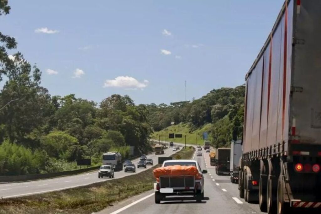 Mais de 600 mil veículos devem cruzar Norte de SC durante o feriadão