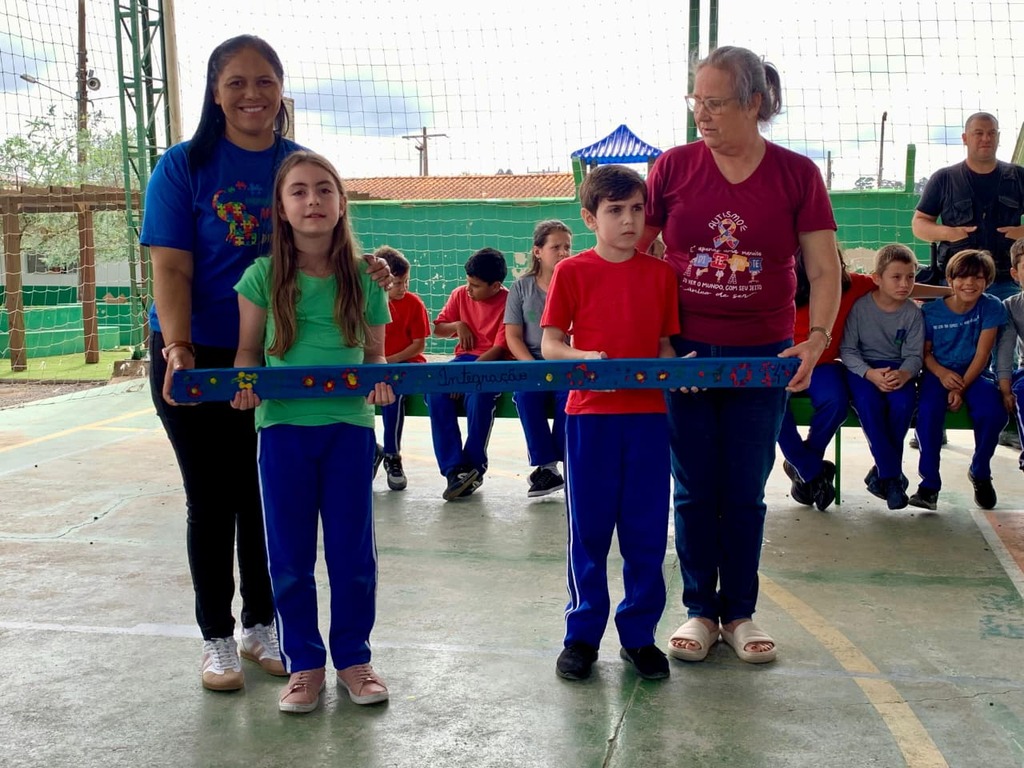 Escola Pedro Álvares Cabral promove ação de conscientização sobre o autismo