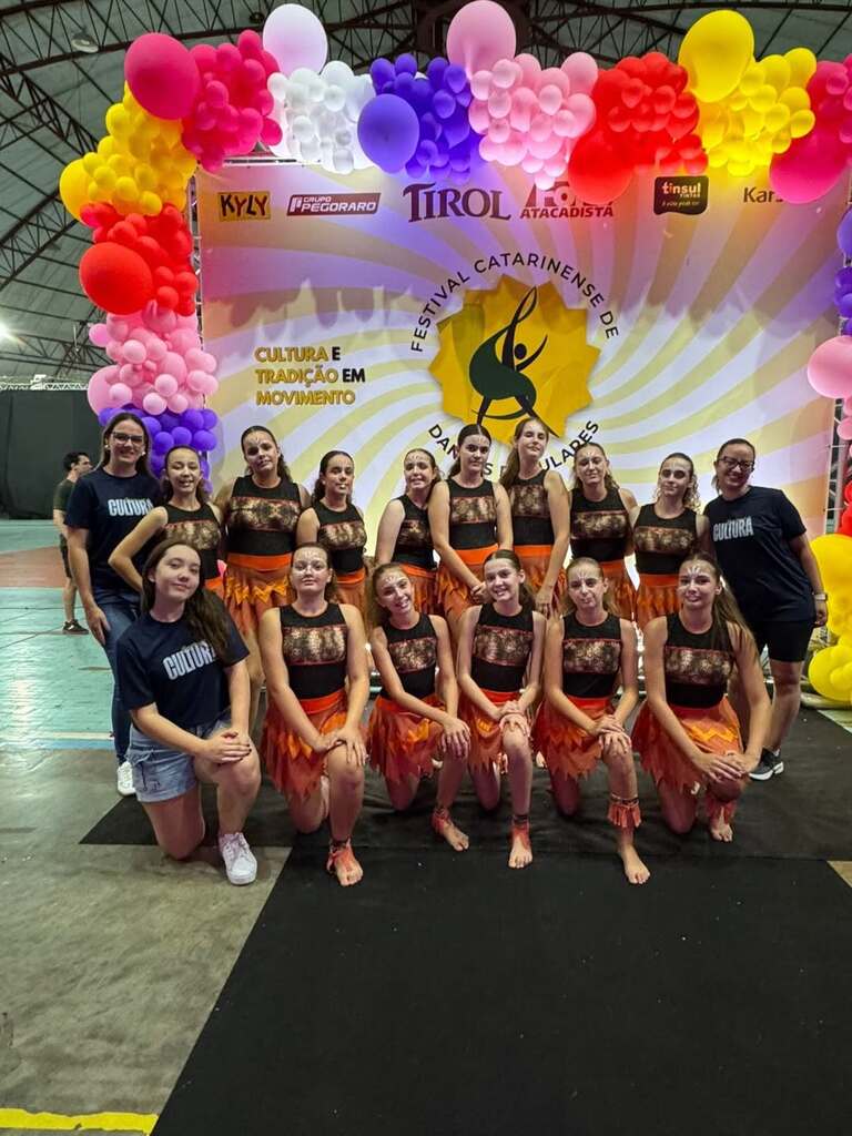Bailarinas modelenses participam de etapa classificatória de festival catarinense em Maravilha