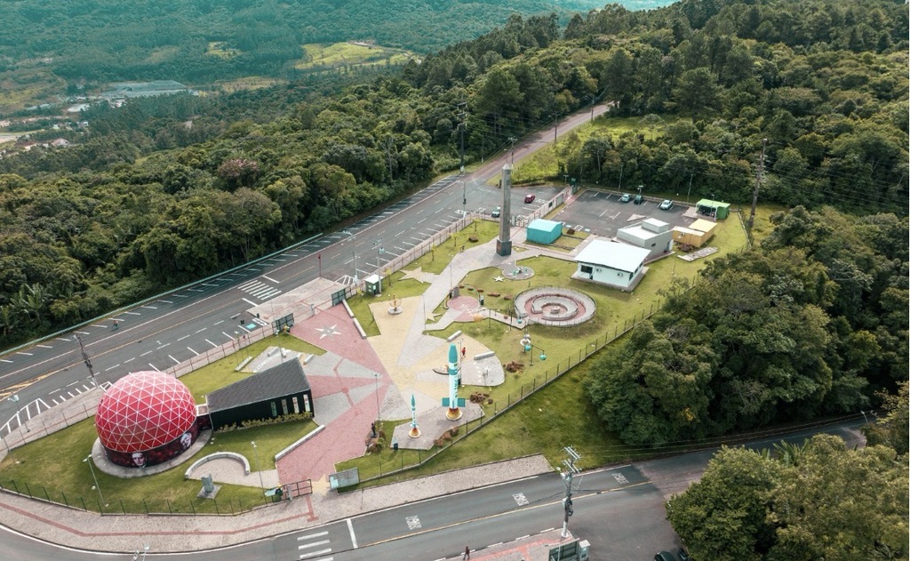 Parque Astronômico de Criciúma promove observação gratuita da Lua Cheia nesta quinta-feira