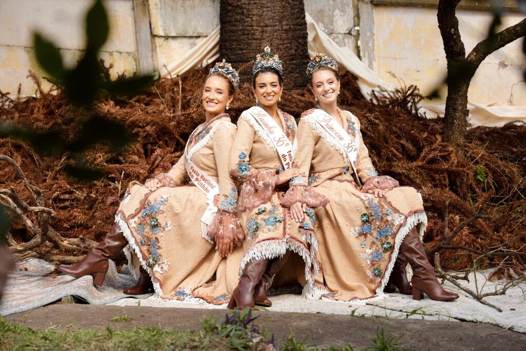 Segundo traje antecipa a essência do vestido oficial da Festa Nacional do Pinhão