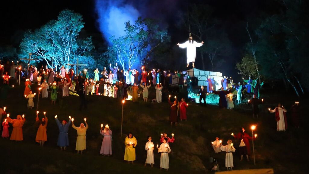 Teatro do Salto d'Água Verde emociona multidão em Canoinhas