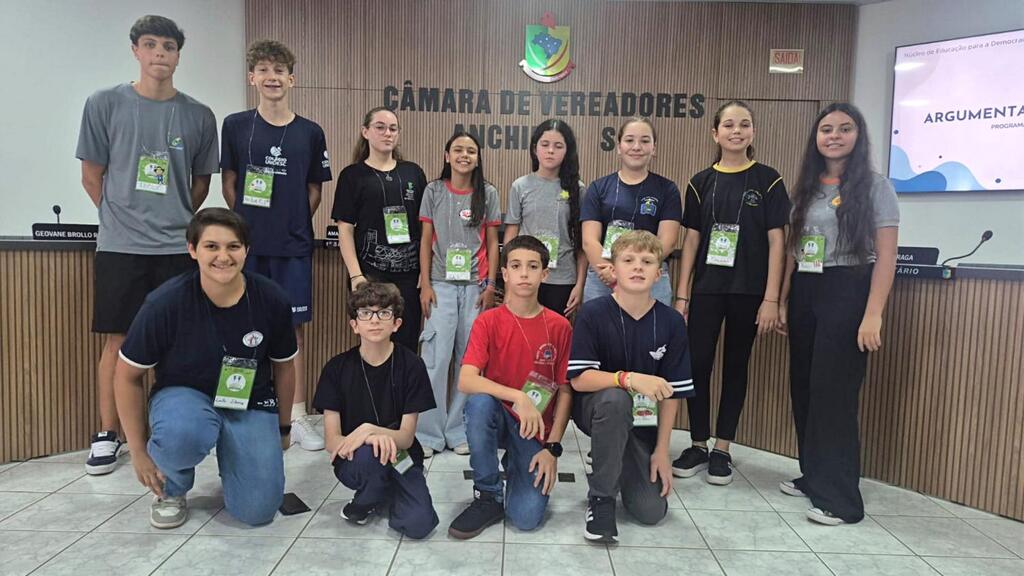 Parlamento Jovem de São Miguel do Oeste participa de Seminário Regional