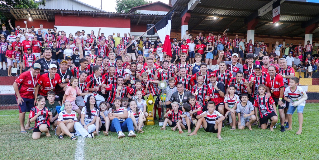 Cometa conquista título inédito do Regional de Futebol diante da torcida