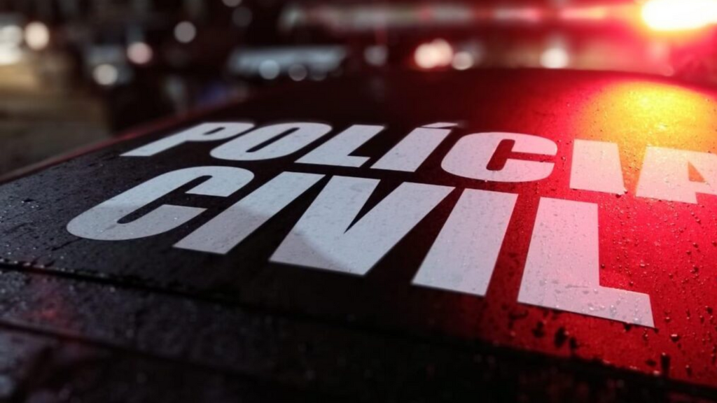 Operação da Polícia Civil prende três e busca foragido por homicídio em Imbituba