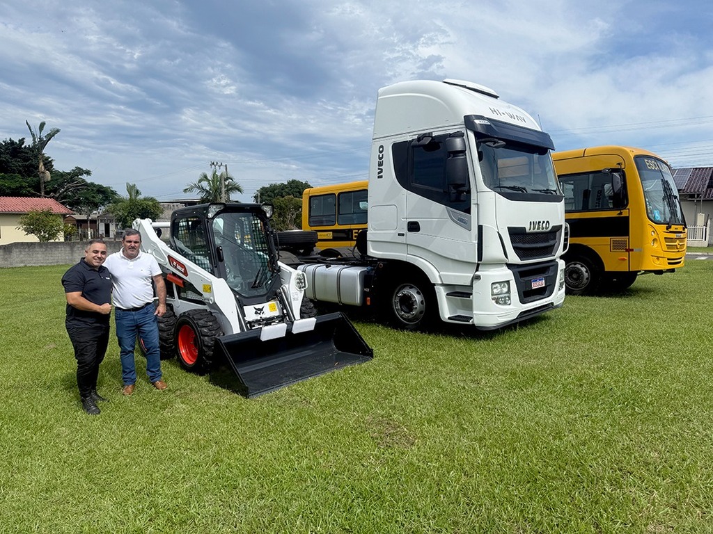 FROTA MUNICIPAL DE SANTA ROSA DO SUL COM TRÊS IMPORTANTES AQUISIÇÕES