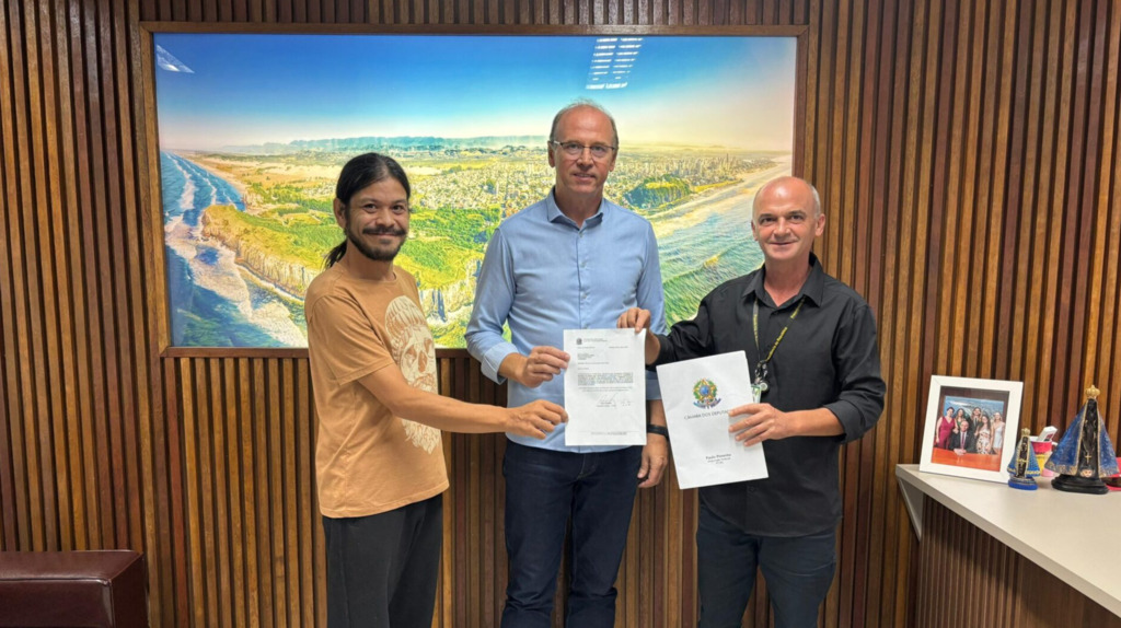 PREFEITURA DE TORRES RECEBE EMENDA DE R$ 100 MIL PARA A SAÚDE EM REUNIÃO COM COMITIVA FEDERAL