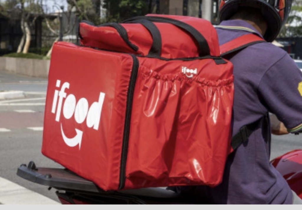 O projeto de lei que regulamenta a entrega por aplicativos é inadequado, diz a Abrasel