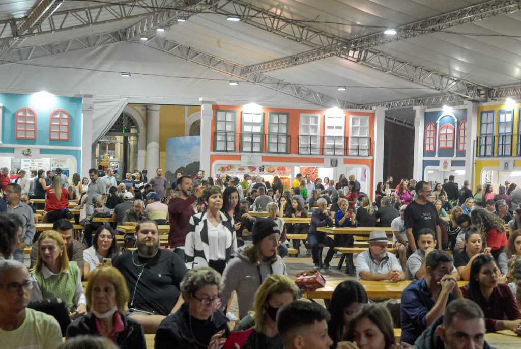 Águas de São Francisco do Sul leva saneamento e sustentabilidade à maior festa cultural do município