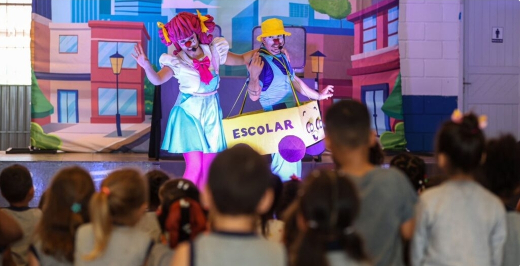 Alunos de Joinville aprendem sobre segurança no trânsito com contação de histórias