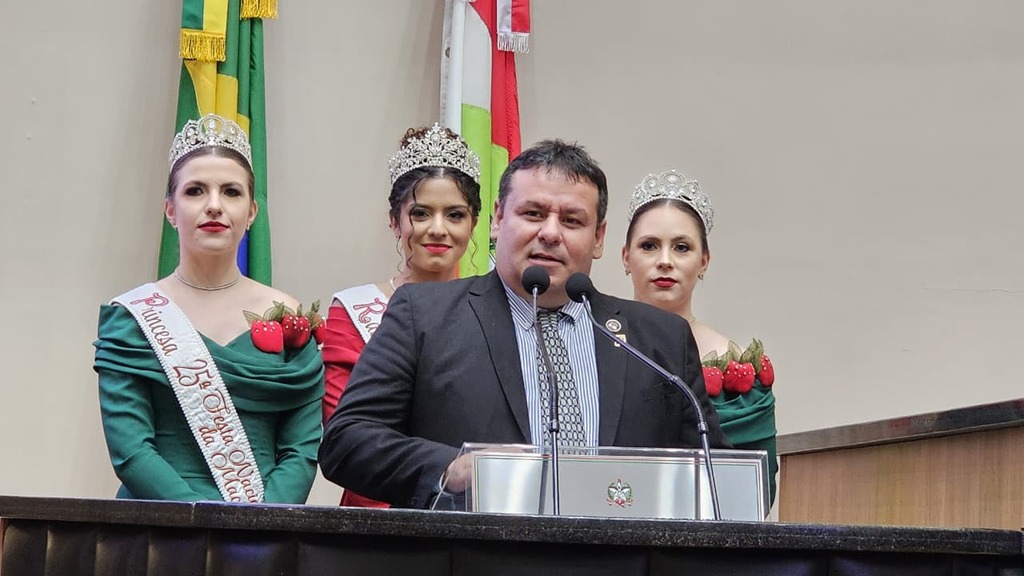 Alesc recebe lançamento oficial da 25ª Festa Nacional da Maçã