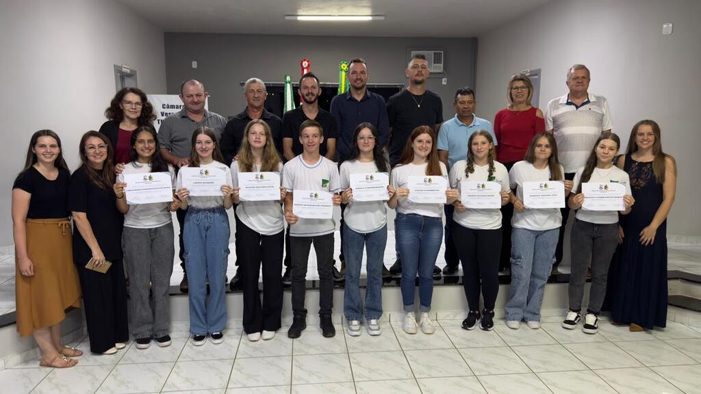 Empossada a 8ª Legislatura do Programa Jovem Vereador