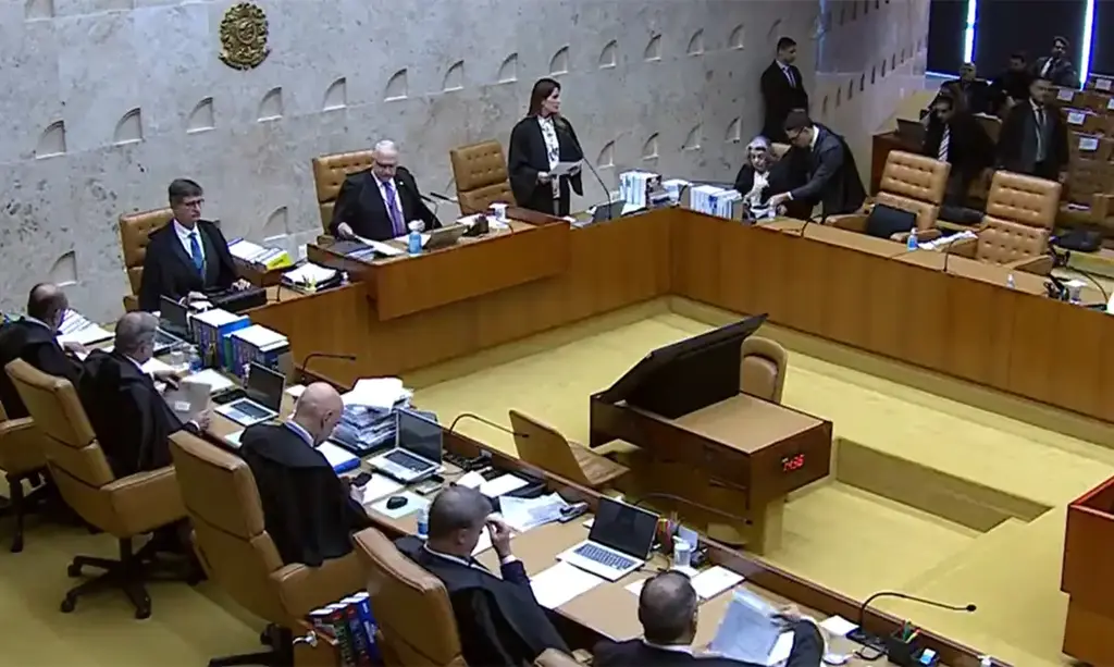 STF suspende julgamento sobre mandato-tampão para governo do Rio