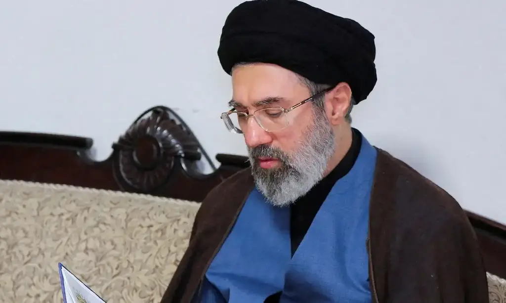 Khamenei reforça que Estreito de Ormuz terá novas regras para passagem