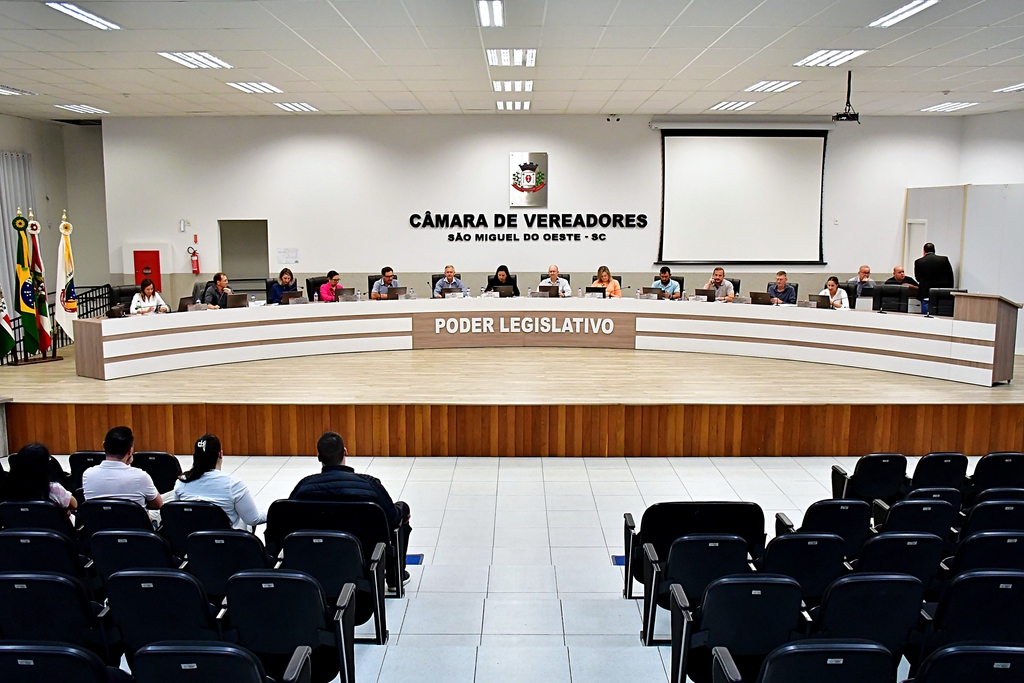 Vereadores confirmam aprovação de projetos sobre bebidas, Cidade Inteligente, criação de cargo e programa de desjudicialização