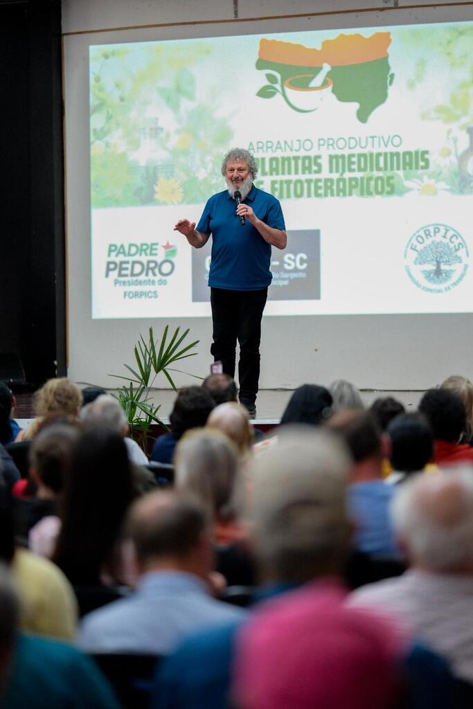 Lançado projeto que cultiva plantas medicinais para fabricação de fitoterápicos