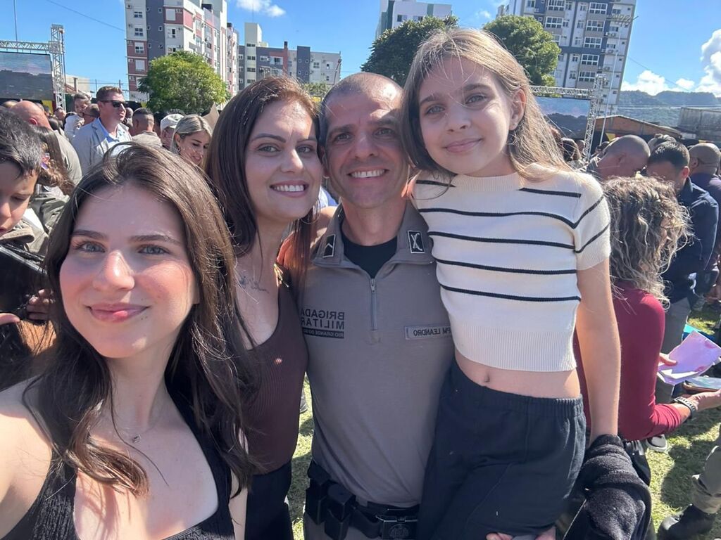 A BRIGADA MILITAR REALIZOU, NA SEXTA-FEIRA (10/04), A FORMATURA DE 210 SOLDADOS NO CURSO TÉCNICO EM SEGURANÇA PÚBLICA DA BRIGADA MILITAR (CTSP), EM SANTA MARIA.